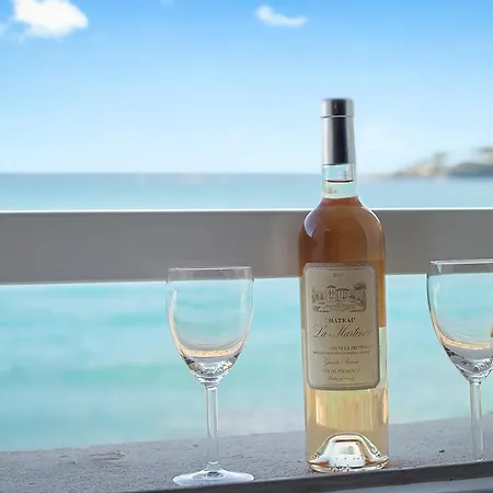 The Sea 2 - Sea View On The Ramparts Of Old Town Антиб