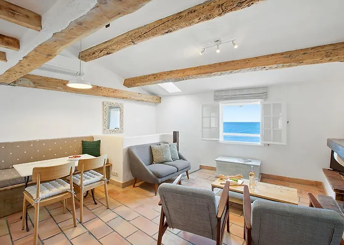 Апартаменты The Sea 2 - Sea View On The Ramparts Of Old Town Антиб